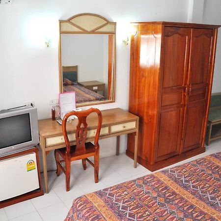 Highfive Guest House Паттайя Номер фото